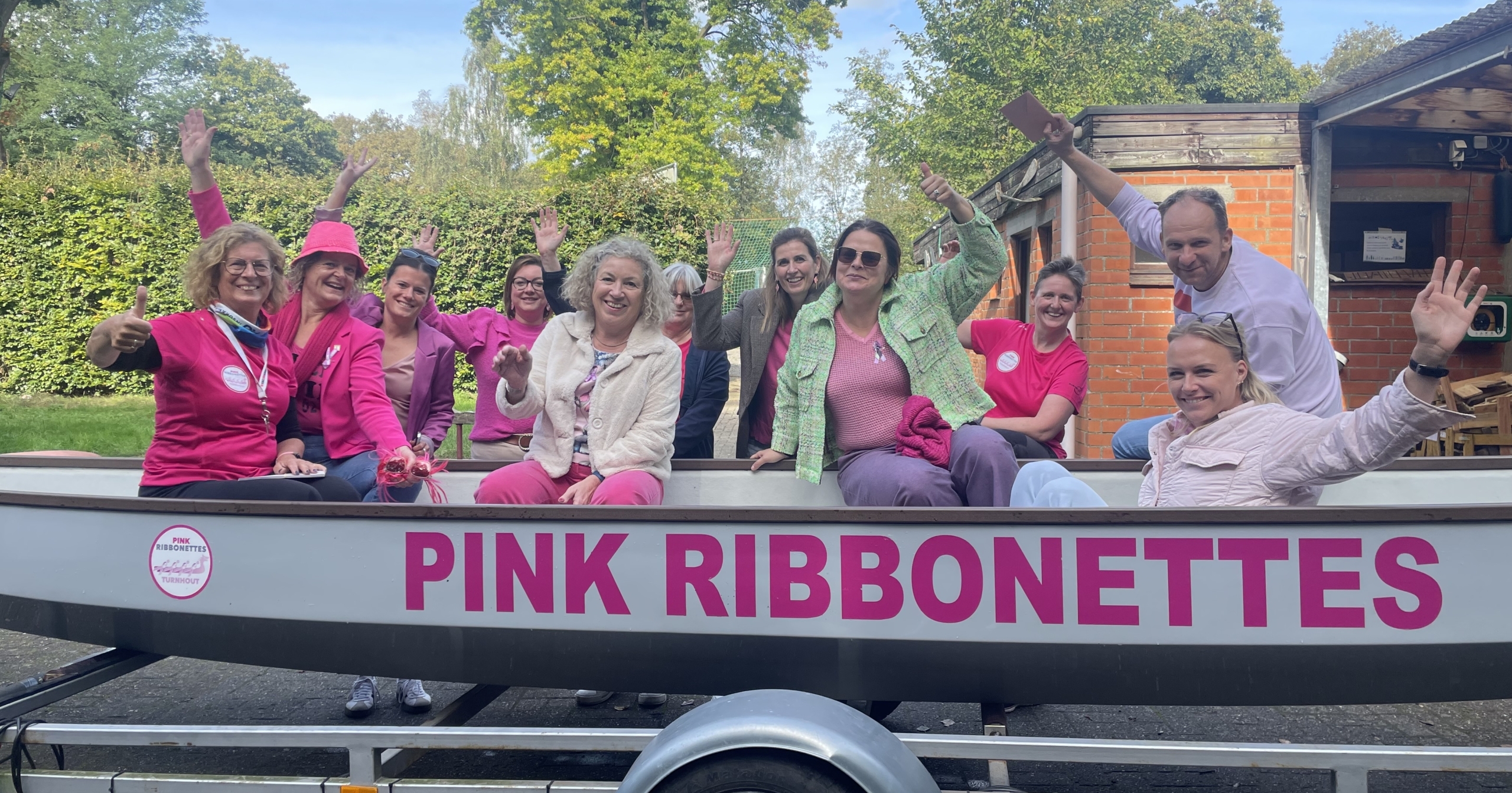 Dienstenthuis steunt Pink Ribbonettes